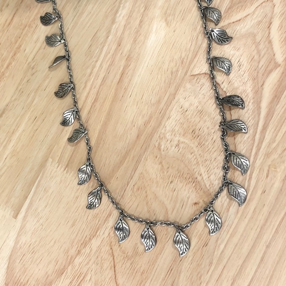 🌸 3/$25 Leaf Fashion Necklace - Picture 2 of 3